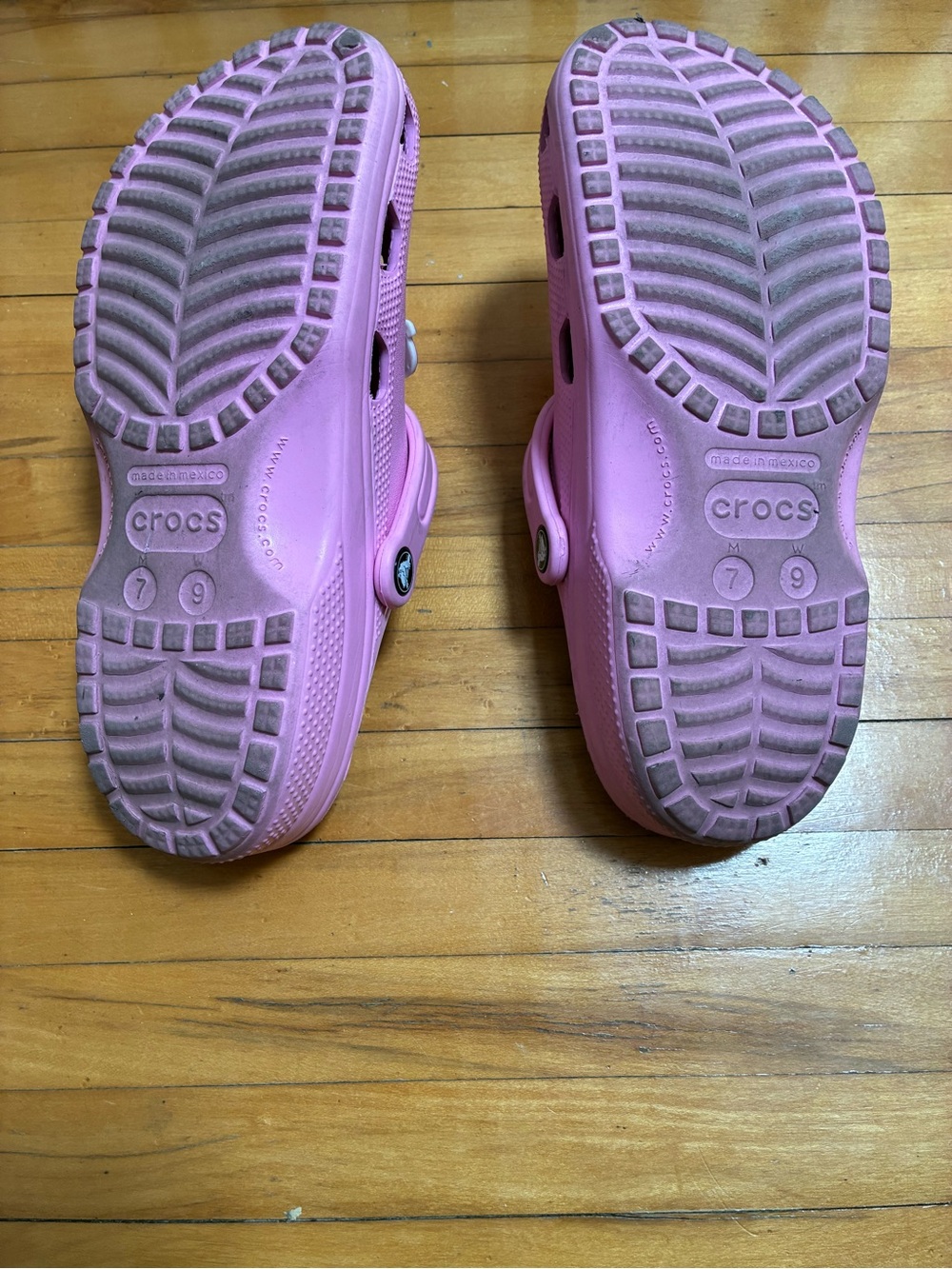 Pink Crocs - W9 - Picture 4 of 4